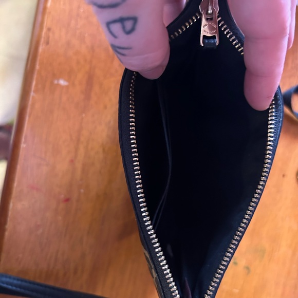 Cheetah coach wristlet - Picture 4 of 4